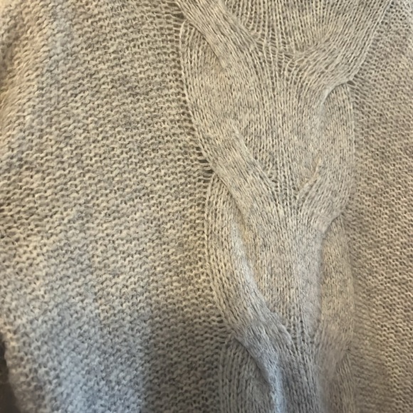 Oversized Turtleneck - Picture 2 of 5